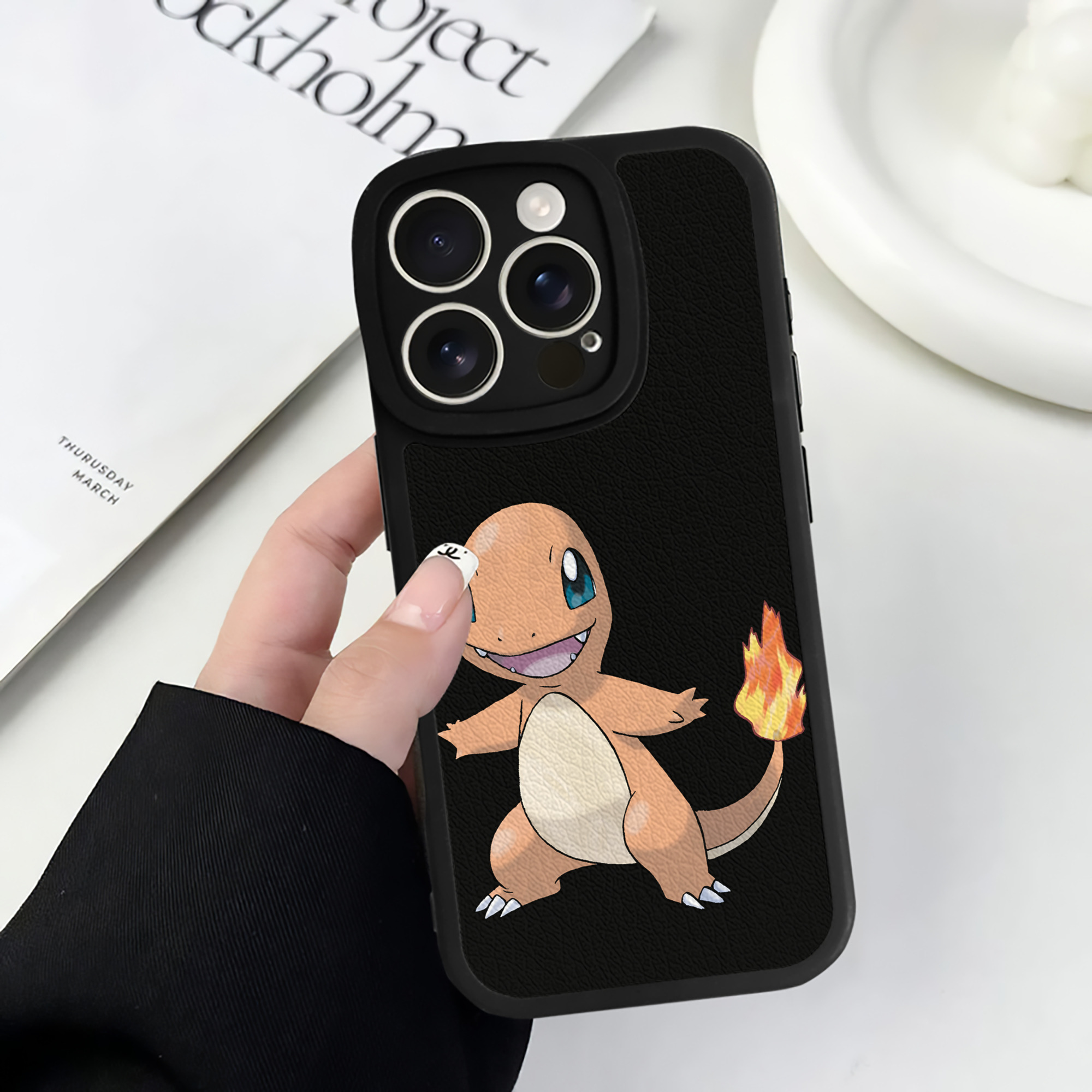 （画像用） ポケットモンスター Pokémon 【iPhone 16シリーズ対応】シリコンスマホケース（レザー調） 材質：シリコン